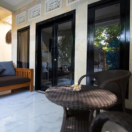 Rumah Singa - Holistic Healing Retreat Гілі-Аїр Екстер'єр фото