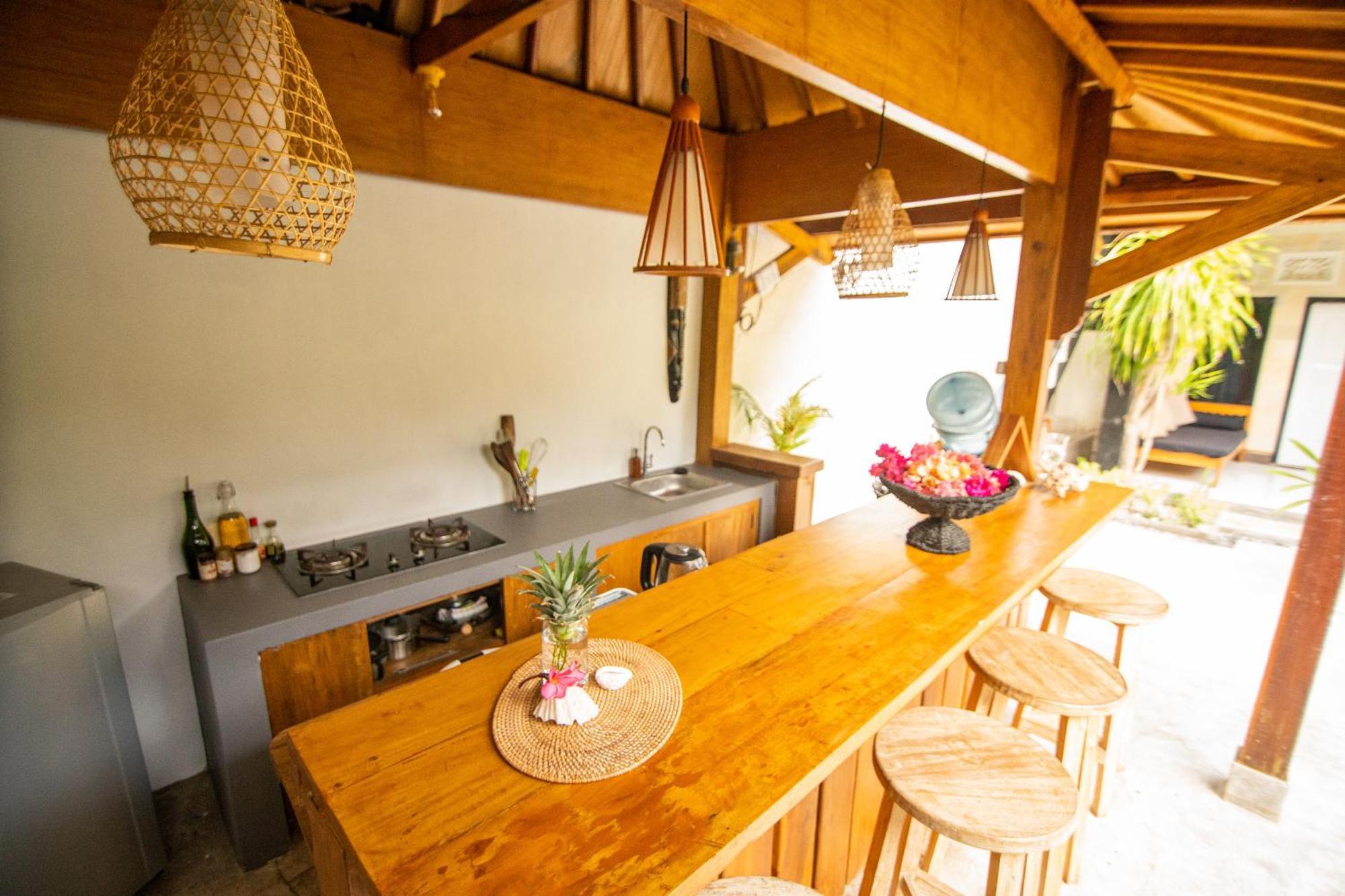 Rumah Singa - Holistic Healing Retreat Гілі-Аїр Екстер'єр фото