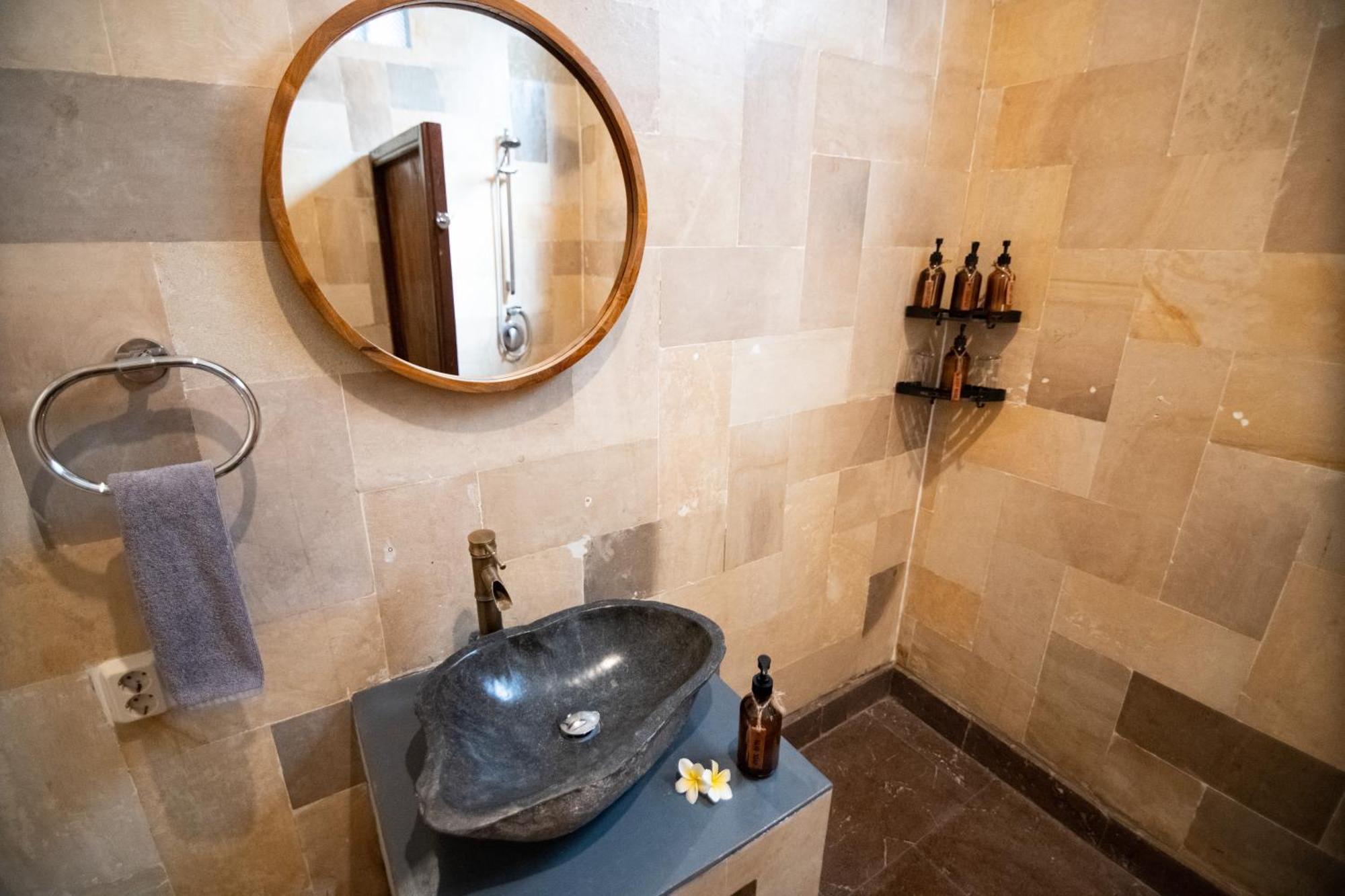Rumah Singa - Holistic Healing Retreat Гілі-Аїр Екстер'єр фото