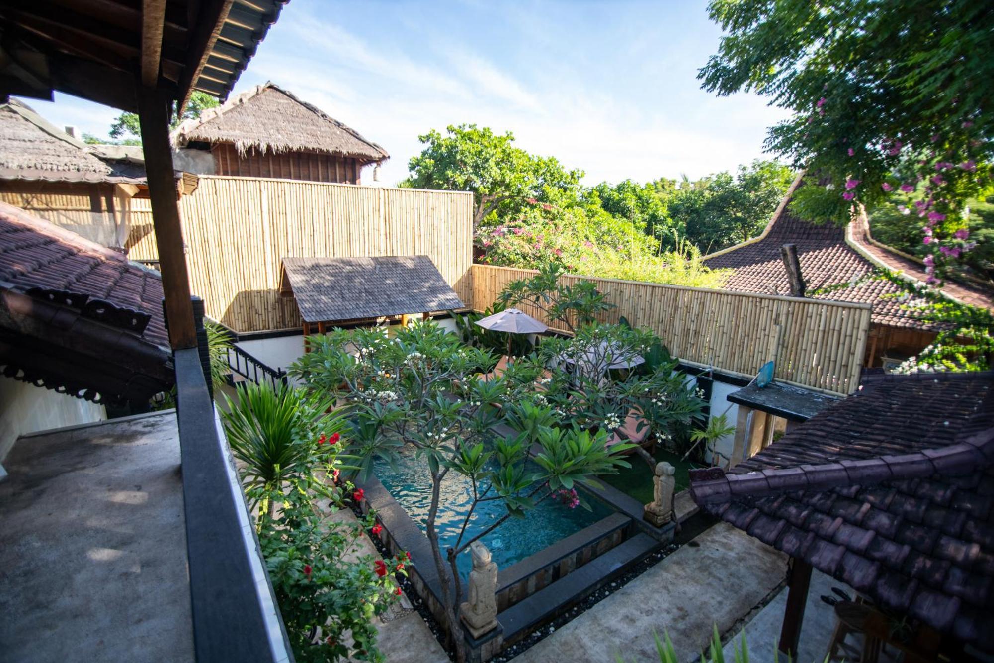 Rumah Singa - Holistic Healing Retreat Гілі-Аїр Екстер'єр фото